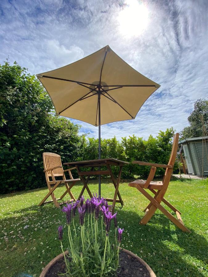 Hotel Secret Garden Glamping Lymington Exterior foto